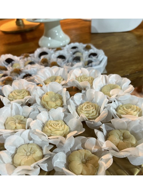 Forminhas Para Doces Flor Nena Super Seda Off White 40 Unidades