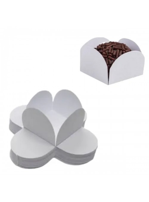 Forminhas para Doces 4 Pétalas Branca 3,0cm x 2,0cm