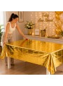 Toalha de Mesa Retangular Dourada Metalizada 137cm x 183cm